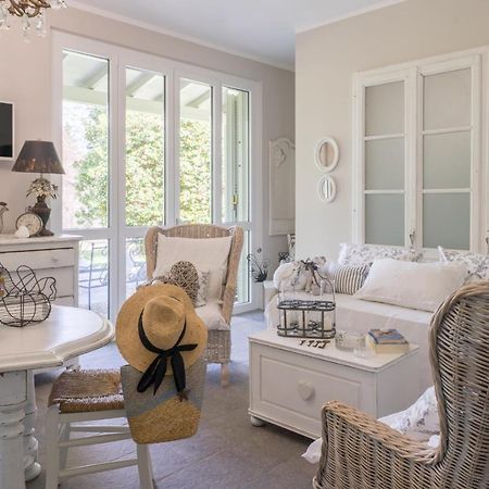 Bnbook Maison Charlotte Lago Maggiore Porto Valtravaglia Dış mekan fotoğraf