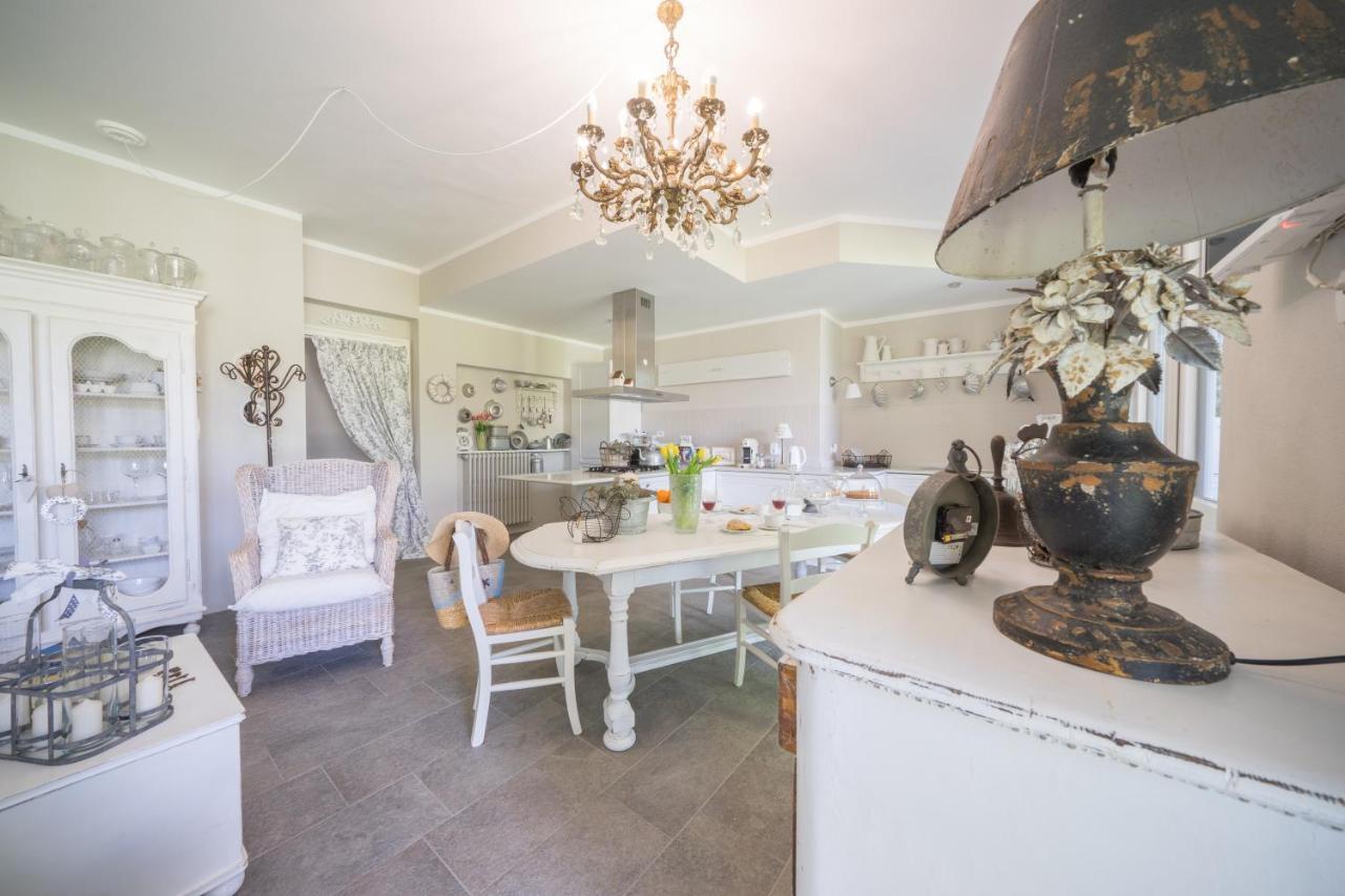 Bnbook Maison Charlotte Lago Maggiore Porto Valtravaglia Dış mekan fotoğraf